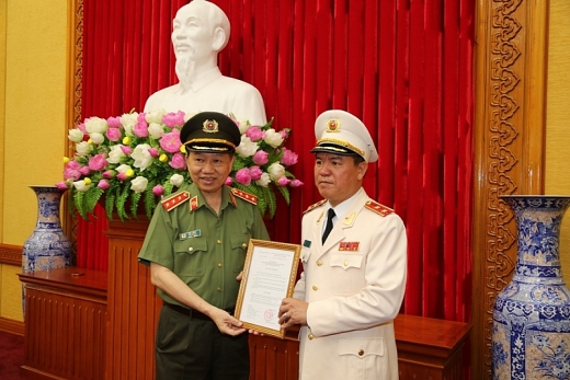 trao quyet dinh bo nhiem cua thu tuong cho trung tuong tran van ve