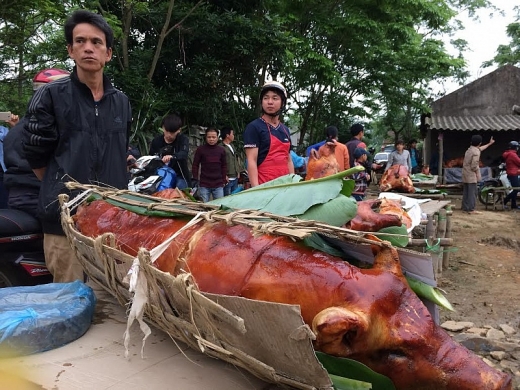 doc dao le hoi lon quay o lang son