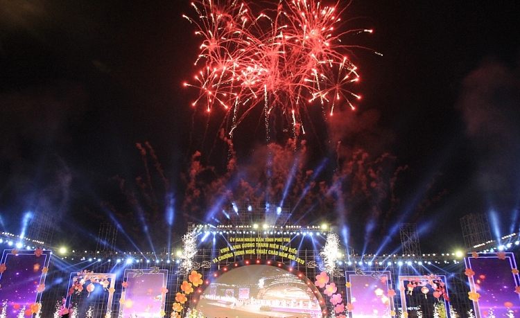 ban phao hoa khai hoi gio to hung vuong le hoi den hung 2019