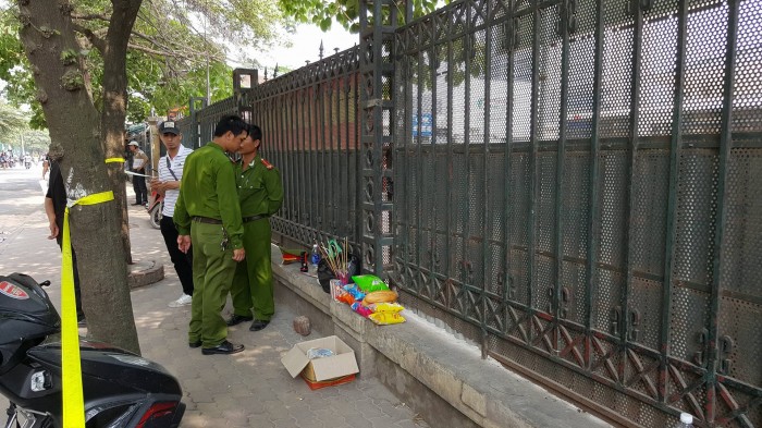 phat hien thi the tre so sinh trong tui nilon gan ben xe my dinh