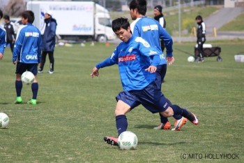 Công Phượng được ra sân thi đấu chính thức tại Nhật