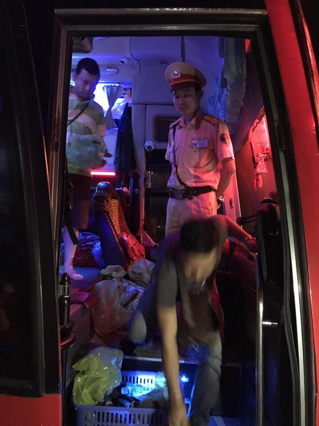 quang ninh phat hien xe khach 40 cho nhoi nhet 70 nguoi