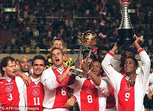 ajax amsterdam va manchester united hai hinh thai mot noi niem