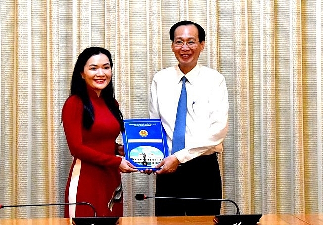 so du lich tphcm co pho giam doc moi