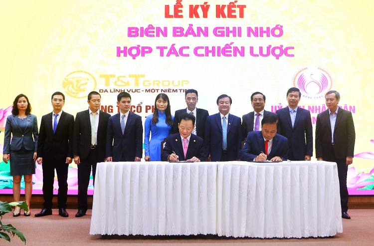 tap doan tt group hop tac chien luoc toan dien voi tinh dong thap