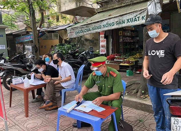 Xử phạt 21 trường hợp không đeo khẩu trang nơi công cộng