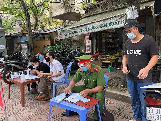 Xử phạt 21 trường hợp không đeo khẩu trang nơi công cộng