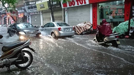 ha noi nhieu tuyen duong ngap nang sau mua lon