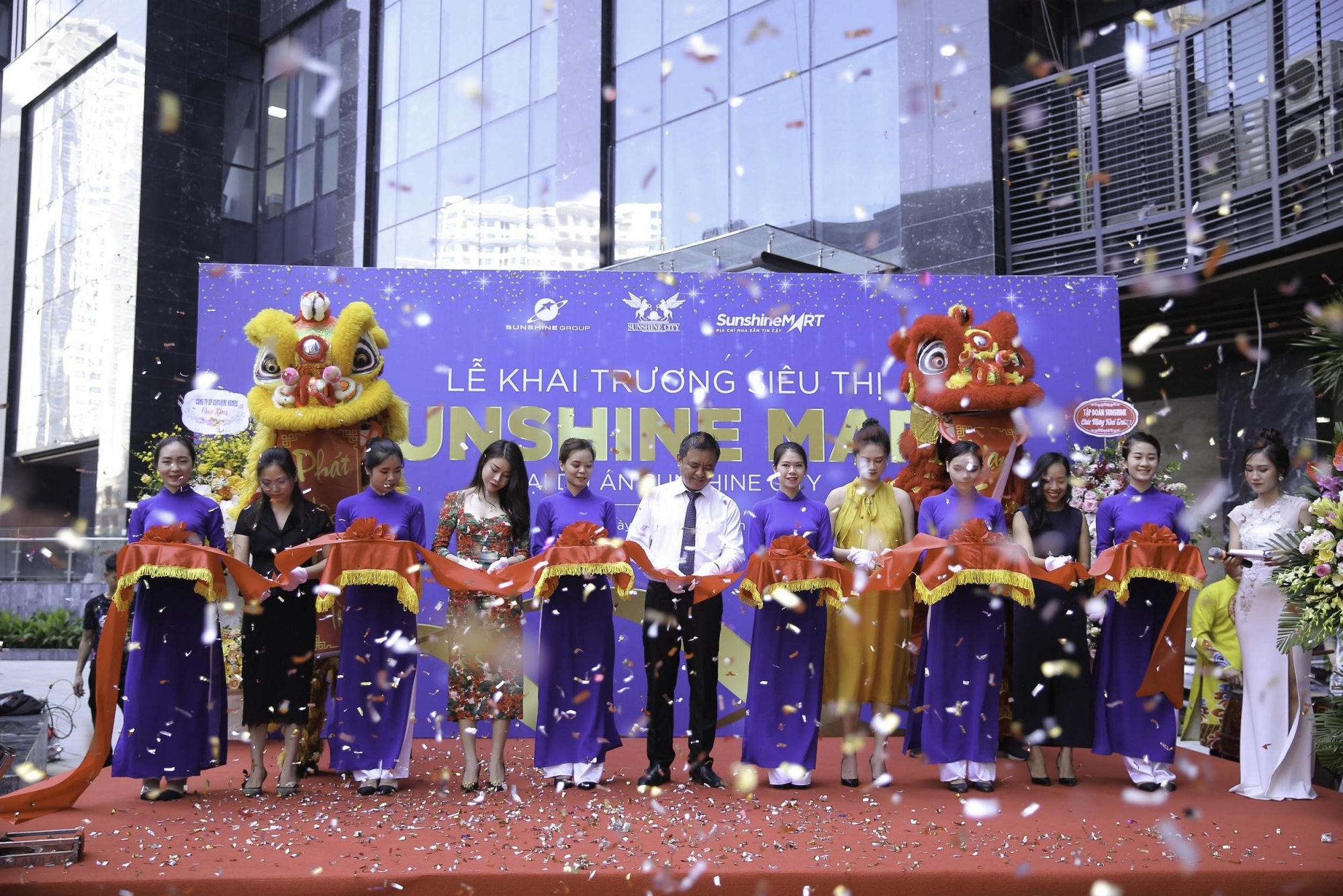 sunshine city khai truong sieu thi sunshine mart the gioi mua sam ngay duoi chan toa nha cho cu dan