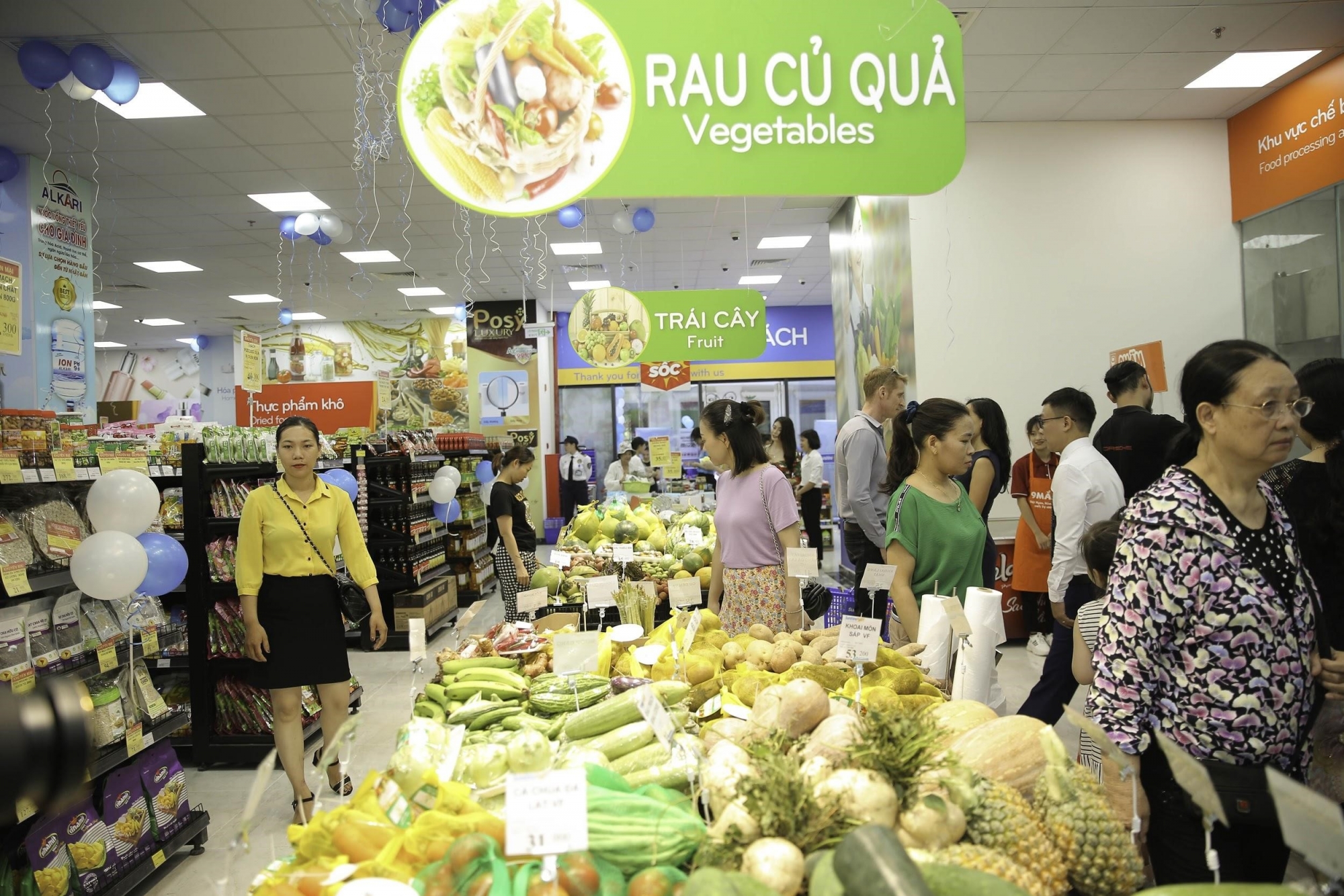 sunshine city khai truong sieu thi sunshine mart the gioi mua sam ngay duoi chan toa nha cho cu dan