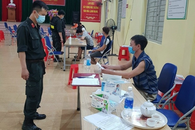 Bắc Giang: Tụ tập xem bóng đá, 7 người bị phạt 105 triệu đồng