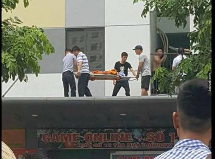 ha noi be trai nga tu tang 11 xuong dat