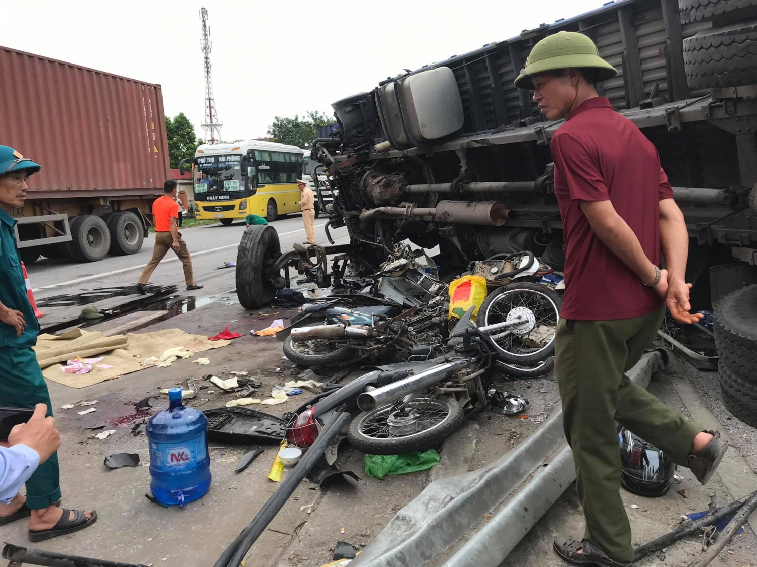 hai duong hop bao thong tin vu tai nan kep khien 6 nguoi tu vong