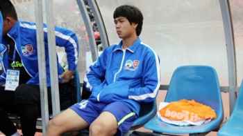 Công Phượng đánh bóng ghế dự bị ngày Mito Hollyhock thua trận