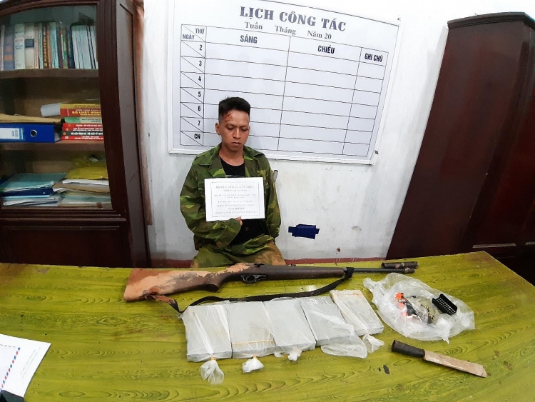 lang son bat nhom doi tuong thu giu 5 banh nhieu hang nong
