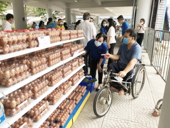 "Siêu thị mini 0 đồng" hỗ trợ người lao động tại quận Ba Đình