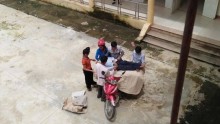 cuop xe truoc cong an phuong