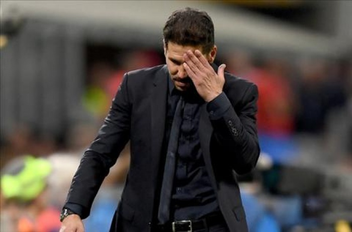 soc simeone cat giam hop dong da ky voi atletico