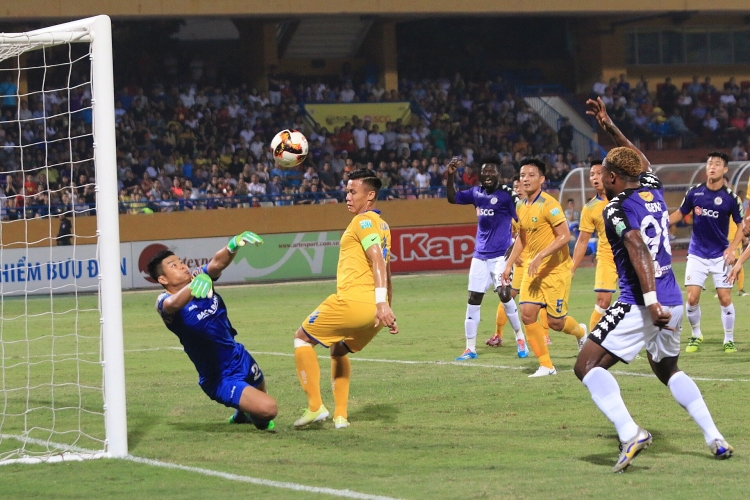 ha noi pha ky luc vo dich v league som 5 vong dau