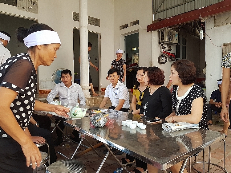 tham an o dan phuong nan nhan bi chem trong thuong da binh phuc