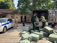 lang son bat doi tuong van chuyen 60 banh heroin