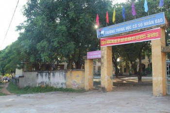 Cô giáo bắt học sinh súc miệng bằng xà phòng bị cảnh cáo