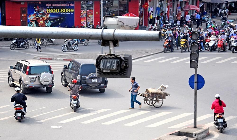 ha noi thu hon 2 ty dong tien phat nguoi