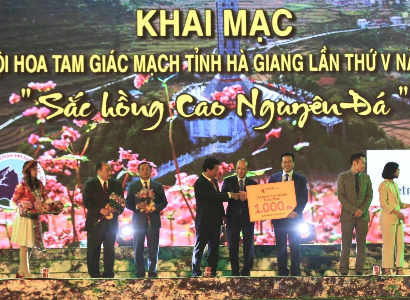 tap doan tt group trao tang tinh ha giang 1000 can nha tinh nghia