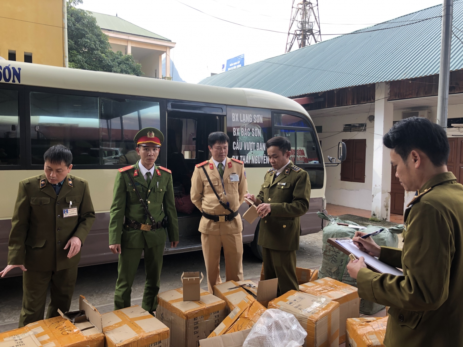 lang son thu giu gan 7000 lo son mong tay nhap lau