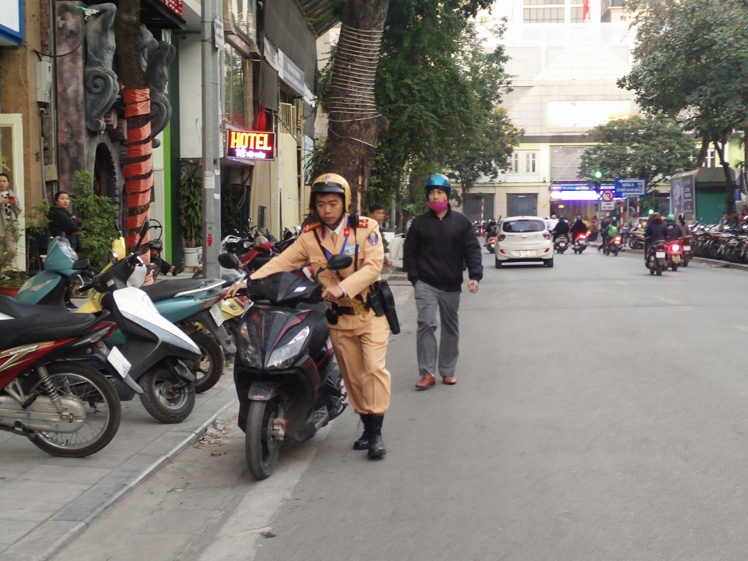 ha noi xu ly tinh trang xe may di nguoc chieu