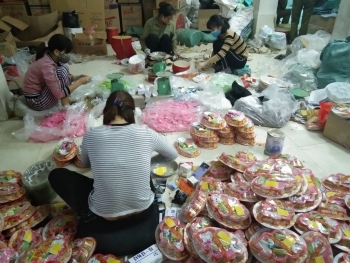 Thu giữ hơn 2 nghìn hộp bánh, mứt tết không đảm bảo vệ sinh ATTP