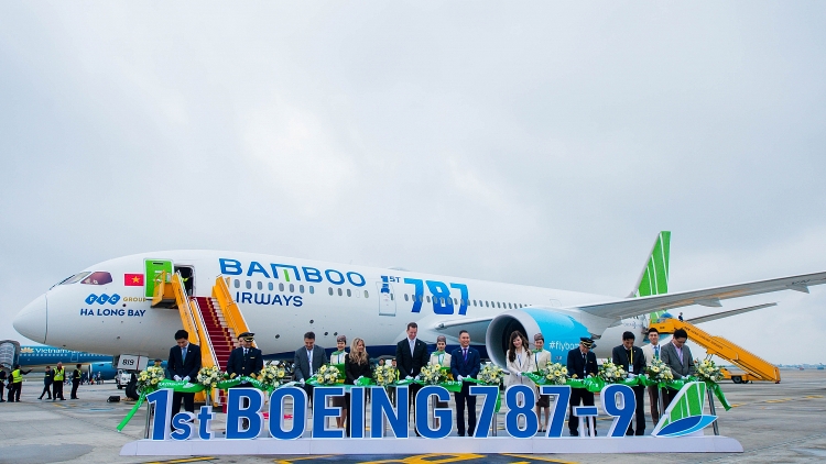 can canh boeing 787 9 dreamliner ha long bay may bay than rong cua bamboo airways