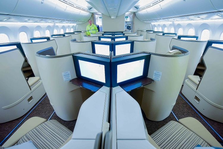 can canh boeing 787 9 dreamliner ha long bay may bay than rong cua bamboo airways