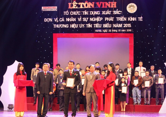 bsr duoc vinh danh vi su nghiep phat trien kinh te 2015
