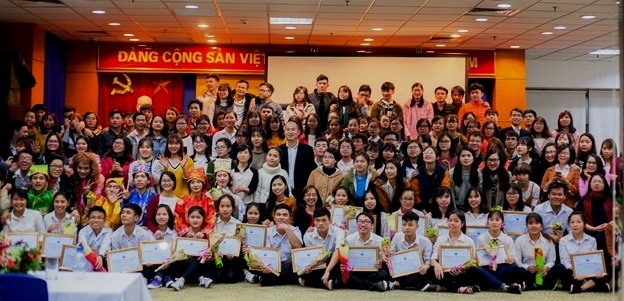 quy thap sang niem tin trao 80 suat hoc bong cho tan sinh vien