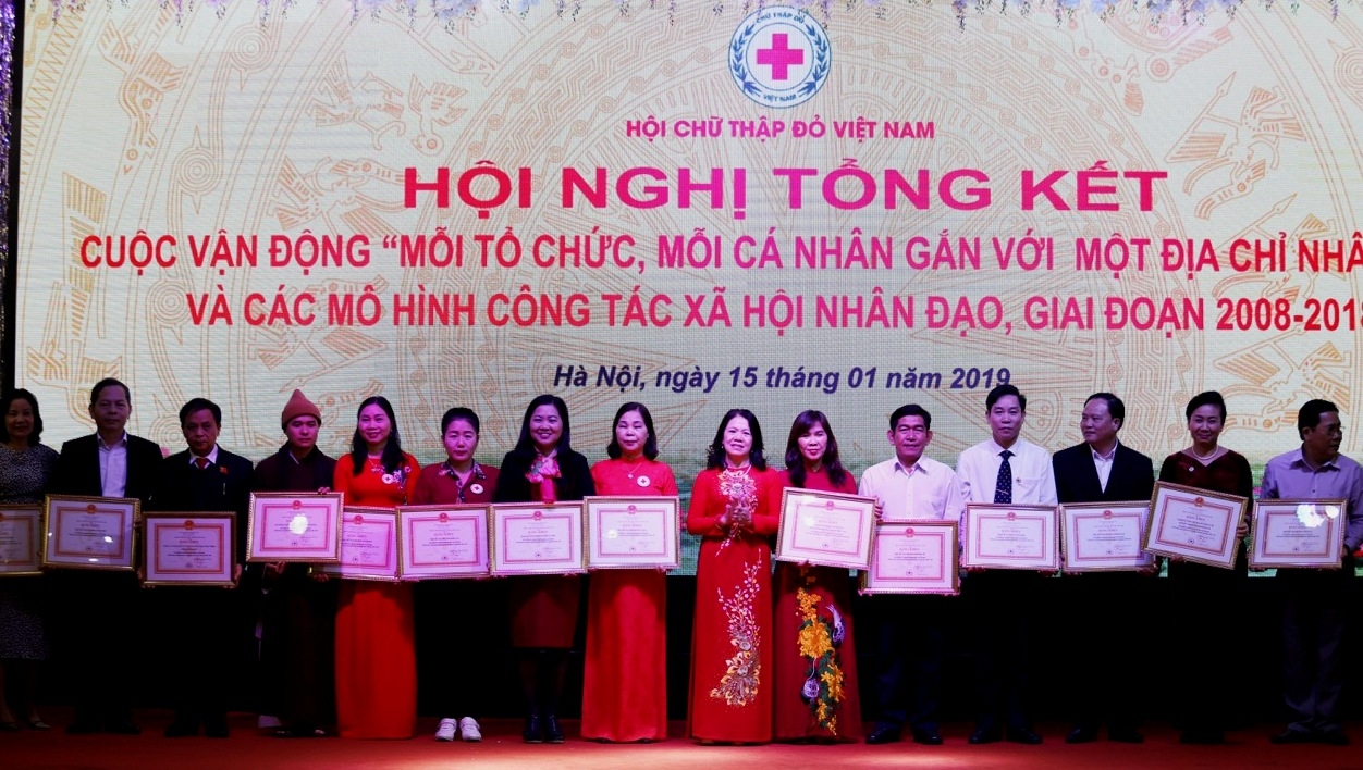 ung dung cong nghe ket noi vao hoat dong nhan dao