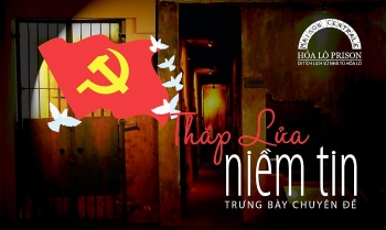 Trưng bày “Thắp lửa niềm tin” tại Di tích Nhà tù Hỏa Lò
