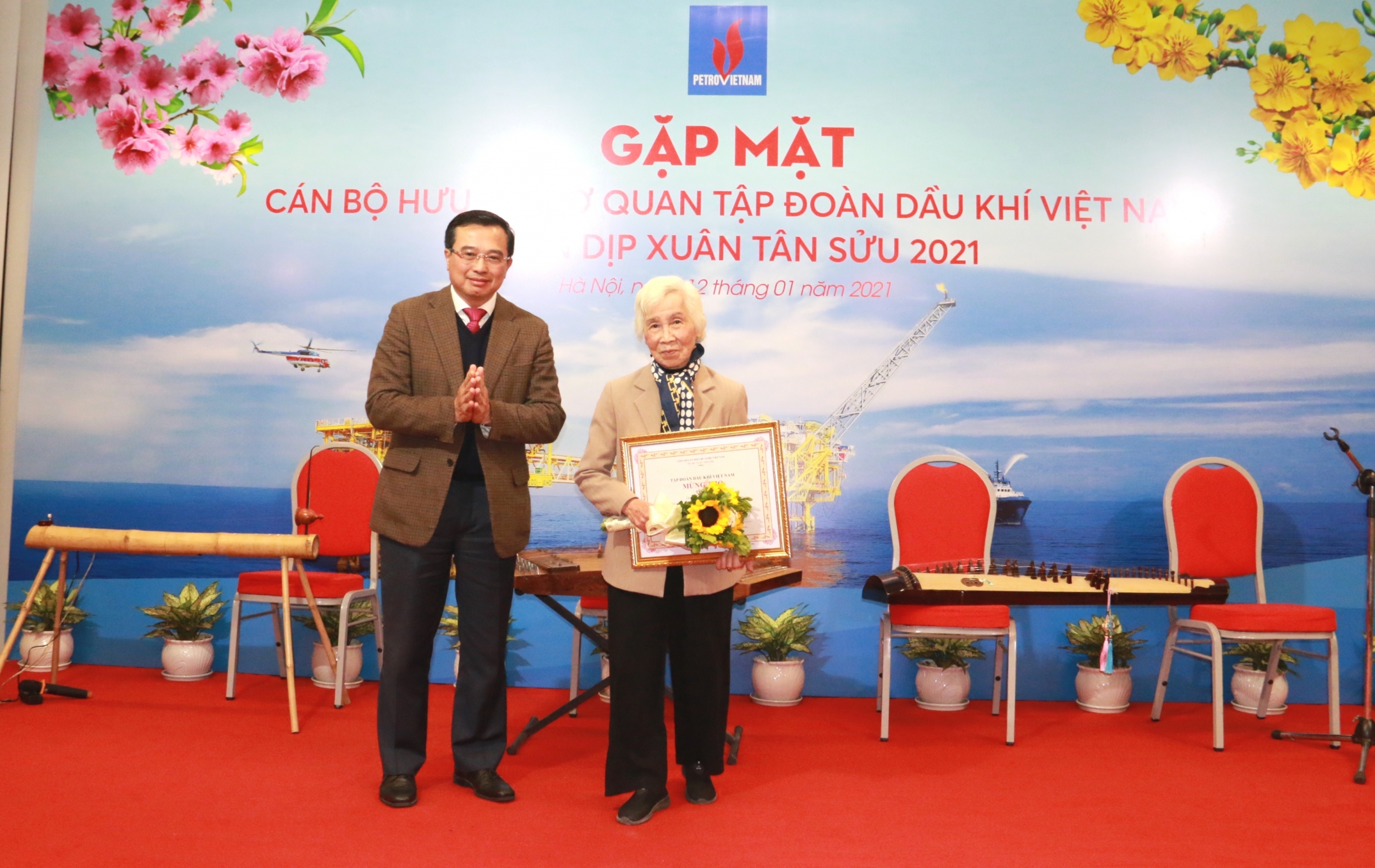 Lãnh đạo Petrovietnam gặp mặt, tri ân cán bộ hưu trí Cơ quan Tập đoàn