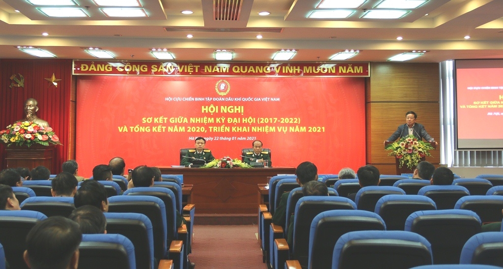 Hội CCB Tập đoàn tổ chức sơ kết giữa nhiệm kỳ 2017-2022, triển khai nhiệm vụ năm 2021