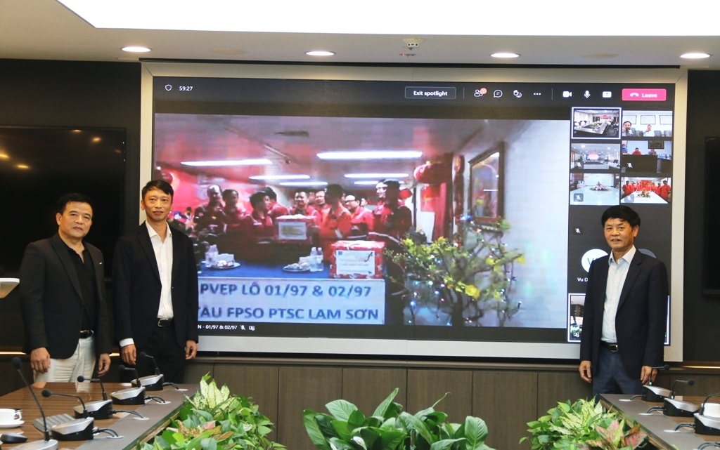 Lãnh đạo PVEP động viên, chúc Tết người lao động tại các dự án, công trình dầu khí trong và ngoài nước