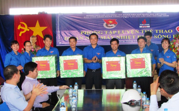khanh thanh 2 phong tap luyen the thao va trao qua te t thanh nien cong nhan