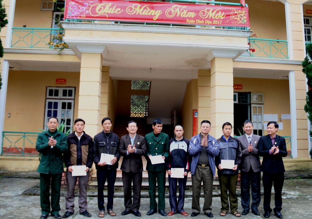 hoi cuu chien binh pvn tham tang qua tet tai phu tho ha giang