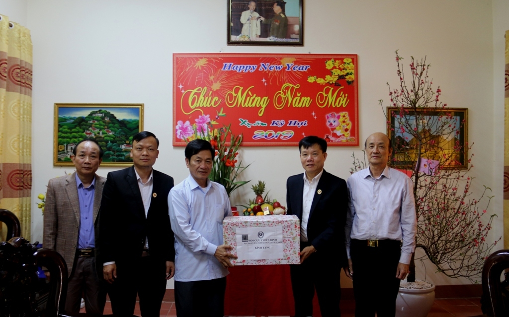 tham tang qua tet trung tam dieu duong nguoi co cong tinh phu tho