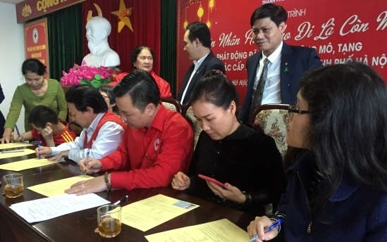 xuan nhan ai cho di la con mai