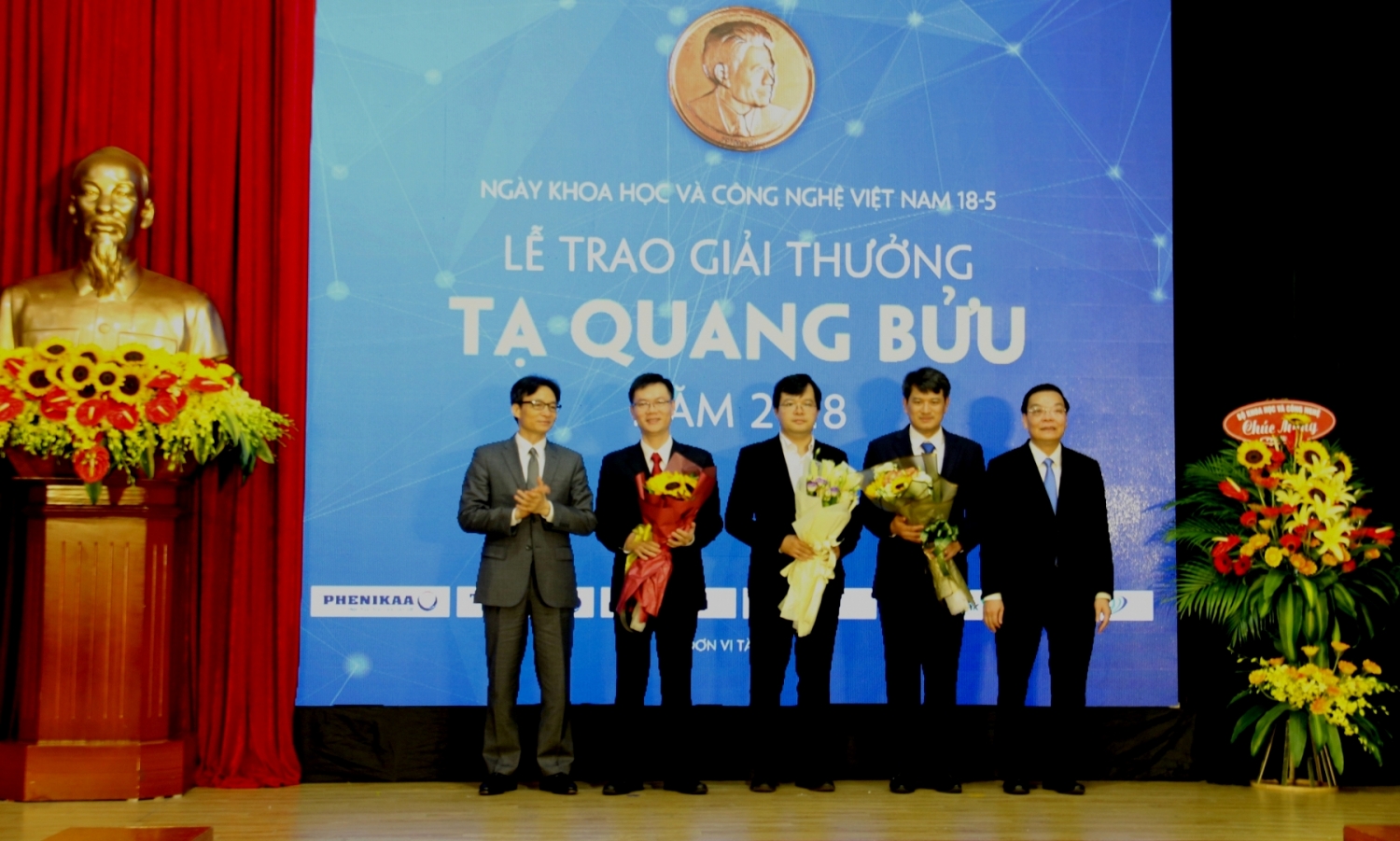 8 nha khoa hoc duoc de cu giai thuong ta quang buu nam 2019