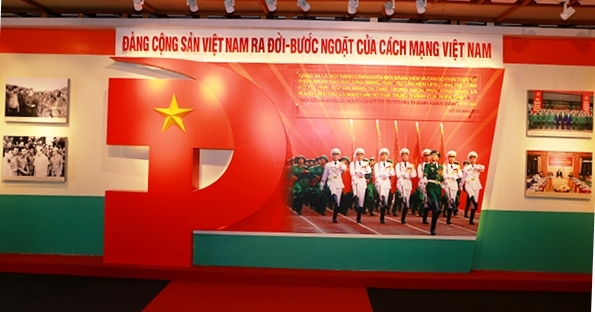 trung bay hon 300 tu lieu quy ve dang cong san viet nam