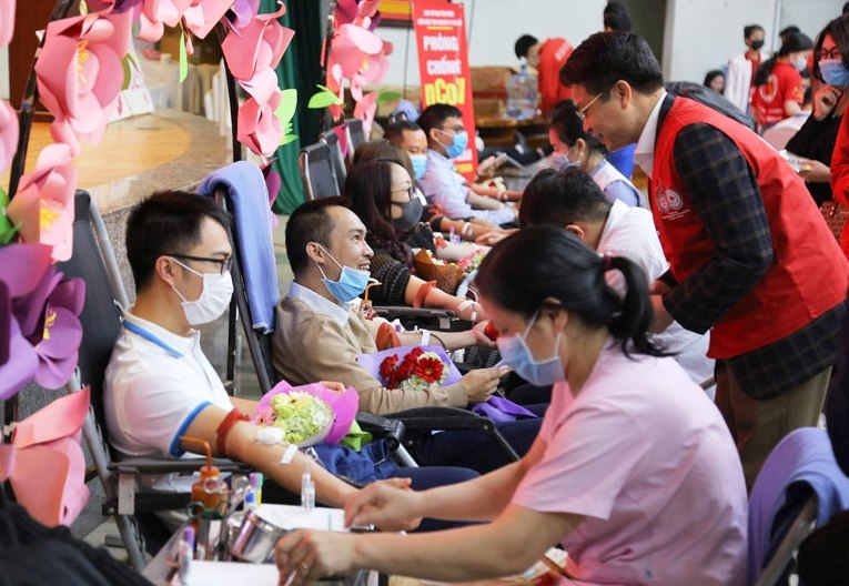 le hoi xuan hong 2020 phong chong ncov dung quen di hien mau