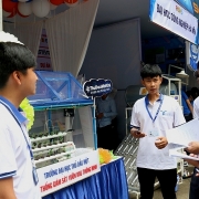 hon 250 hoc sinh trung hoc tranh tai nghien cuu khoa hoc