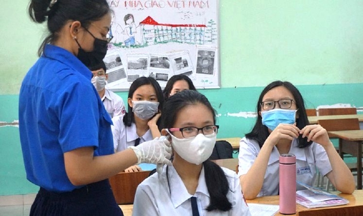 Nhiều tỉnh, thành cho học sinh tạm dừng đến trường