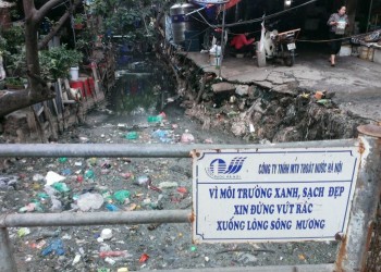 “Ngạt thở”  bên dòng mương ô nhiễm